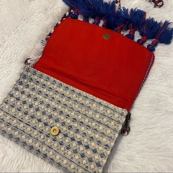 AMERICA‎ & Beyond Crossbody Purse - Picture 4 of 7